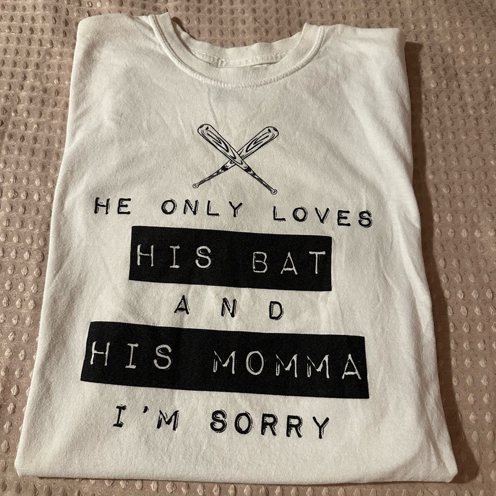 Baseball mom cute tee sz med